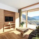 Zeller By Interhome Daire Zell am See